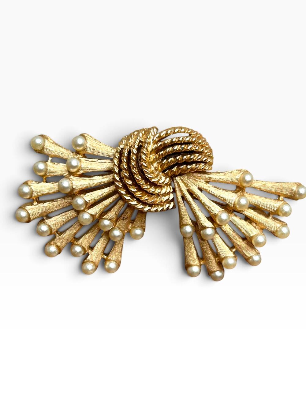 Vintage Crown Trifari Chantilly Brooch Pin Gold Tone Faux Pearl Spray 1960s